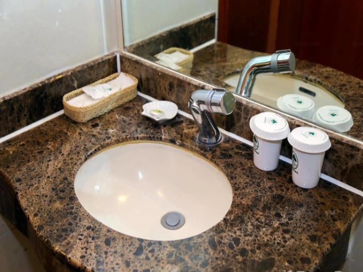 Greentree Inn Jiangsu Wuxi Hubin Business Street Business Hotel Wuxi (Jiangsu) Exterior foto